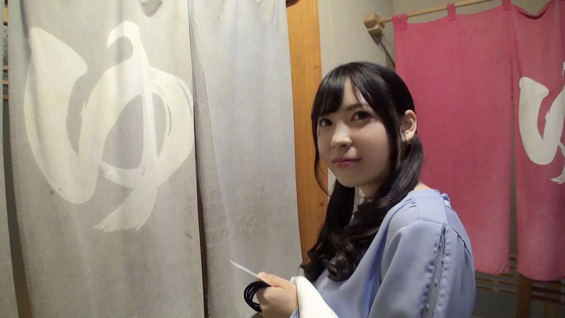 くるみ(23)推定Hカップ 箱根湯本温泉で見つけたお嬢さん タオル一枚 男湯入ってみませんか? 画像1