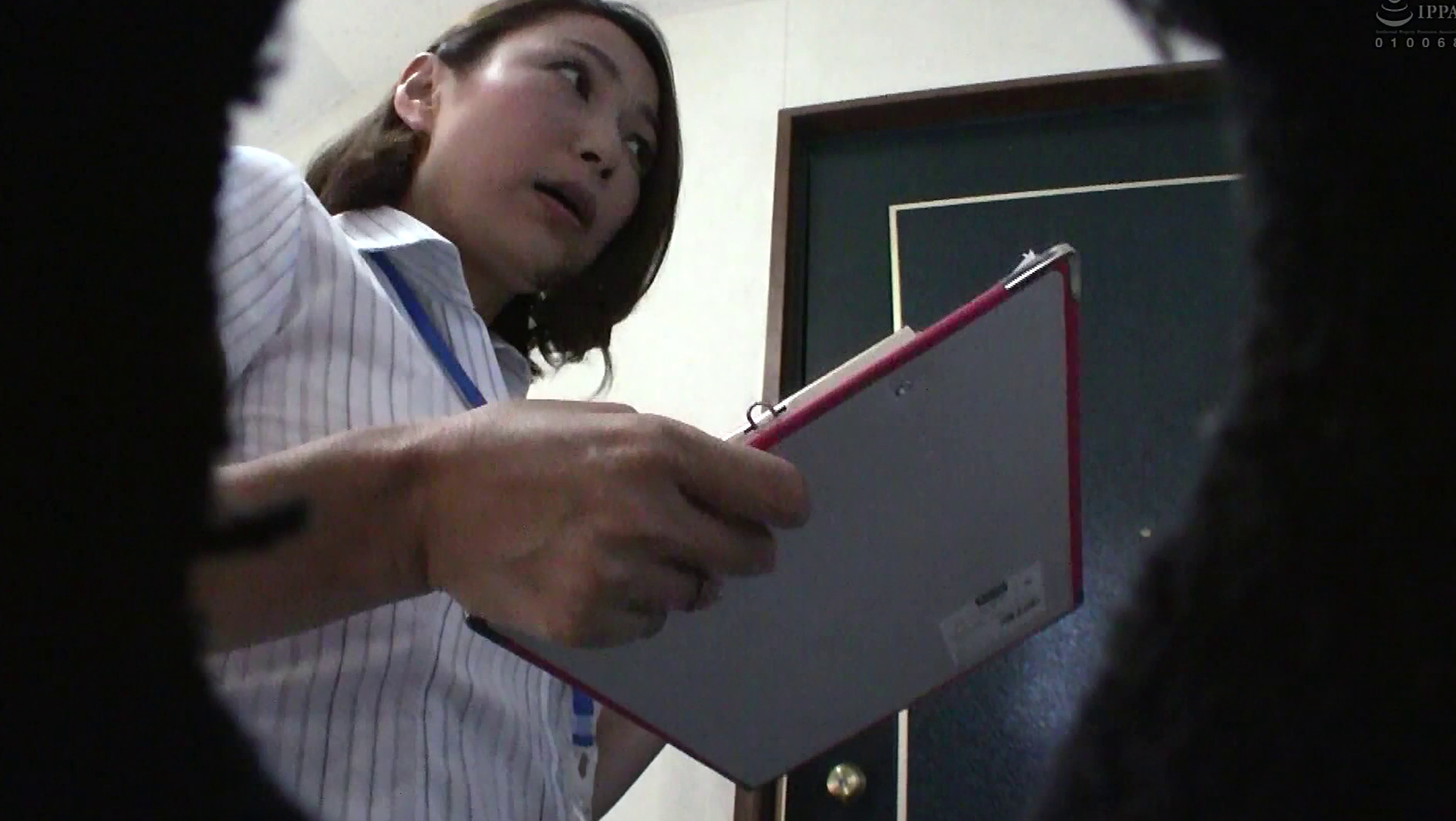 意外とヤレる！！ 不動産レディのおばさん 画像1