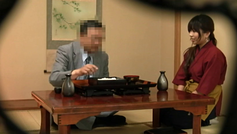 働くお姉さん狙い撃ち! 勤務中に職場でセクハラ&潜入口説き 画像1