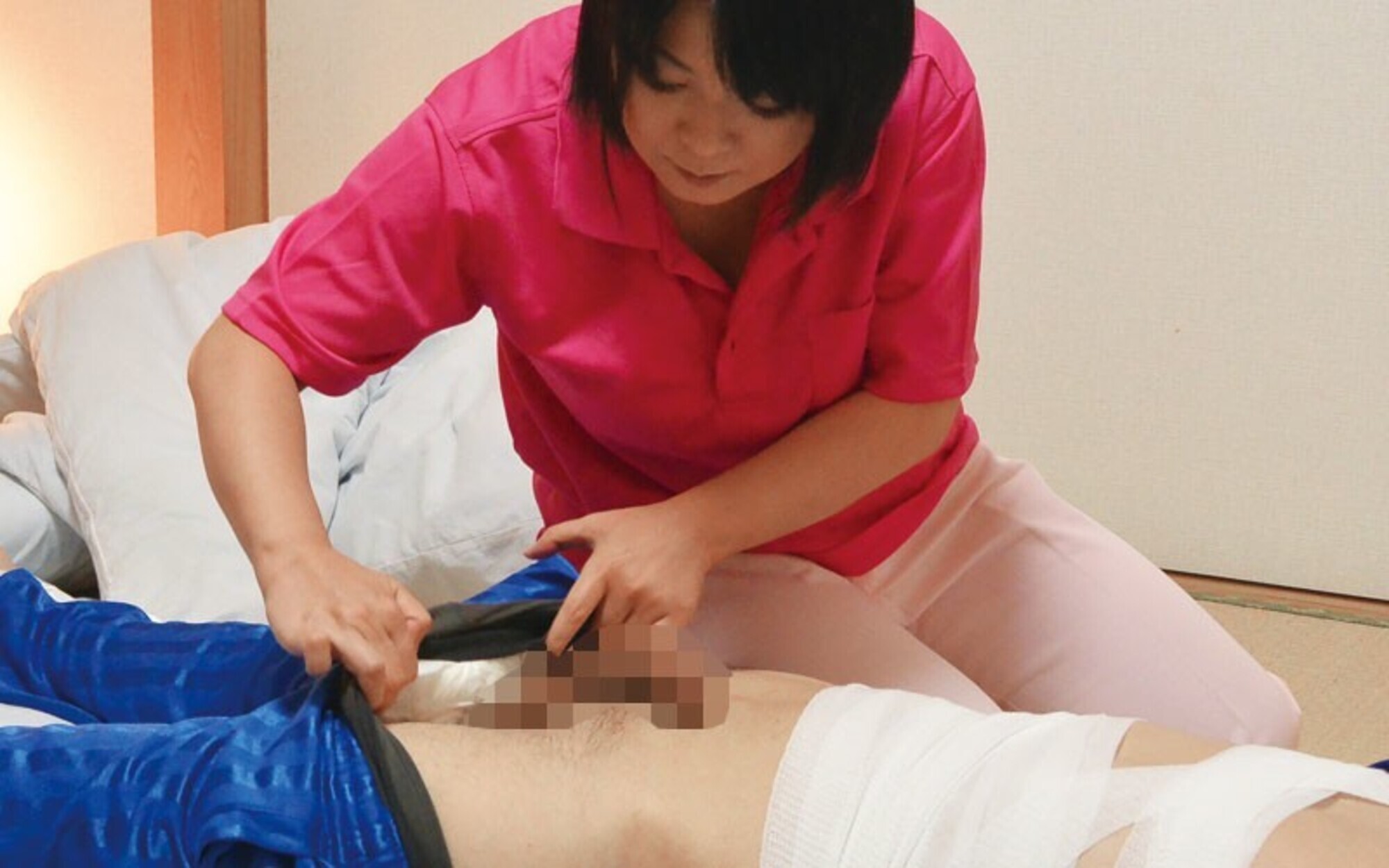 美熟女手コキ唾液フェラ搾りザーメン発射 画像6