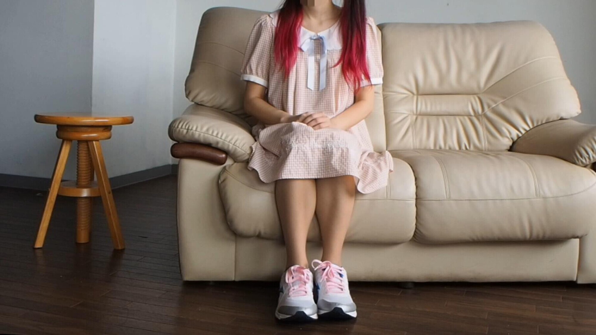 街で声をかけた女の子に紙オムツをはかせてみました 画像1
