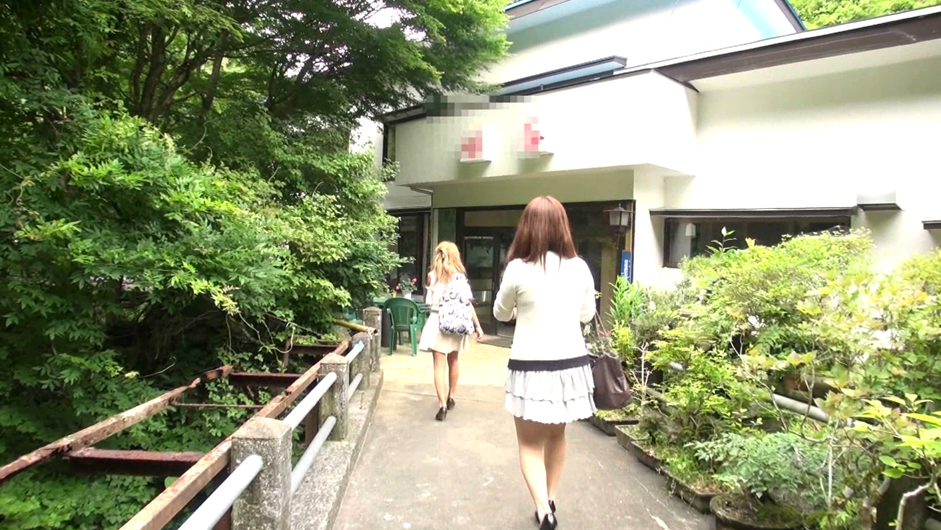 女性客で満員の混浴温泉に媚薬をこっそり溶かし込んだら、モテない俺でもヤリ放題 画像1