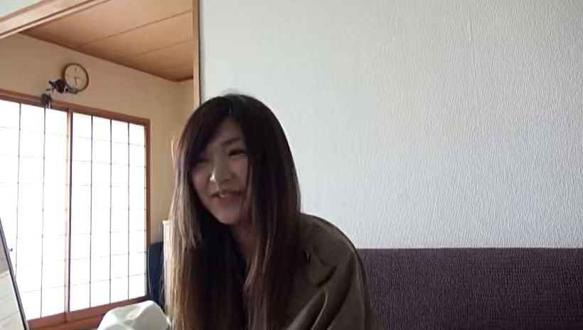 街でブラブラしていたら男に声を掛けられて、初対面なのに男の家までついて行っちゃうガード甘すぎなおばさん 12人8時間 画像15