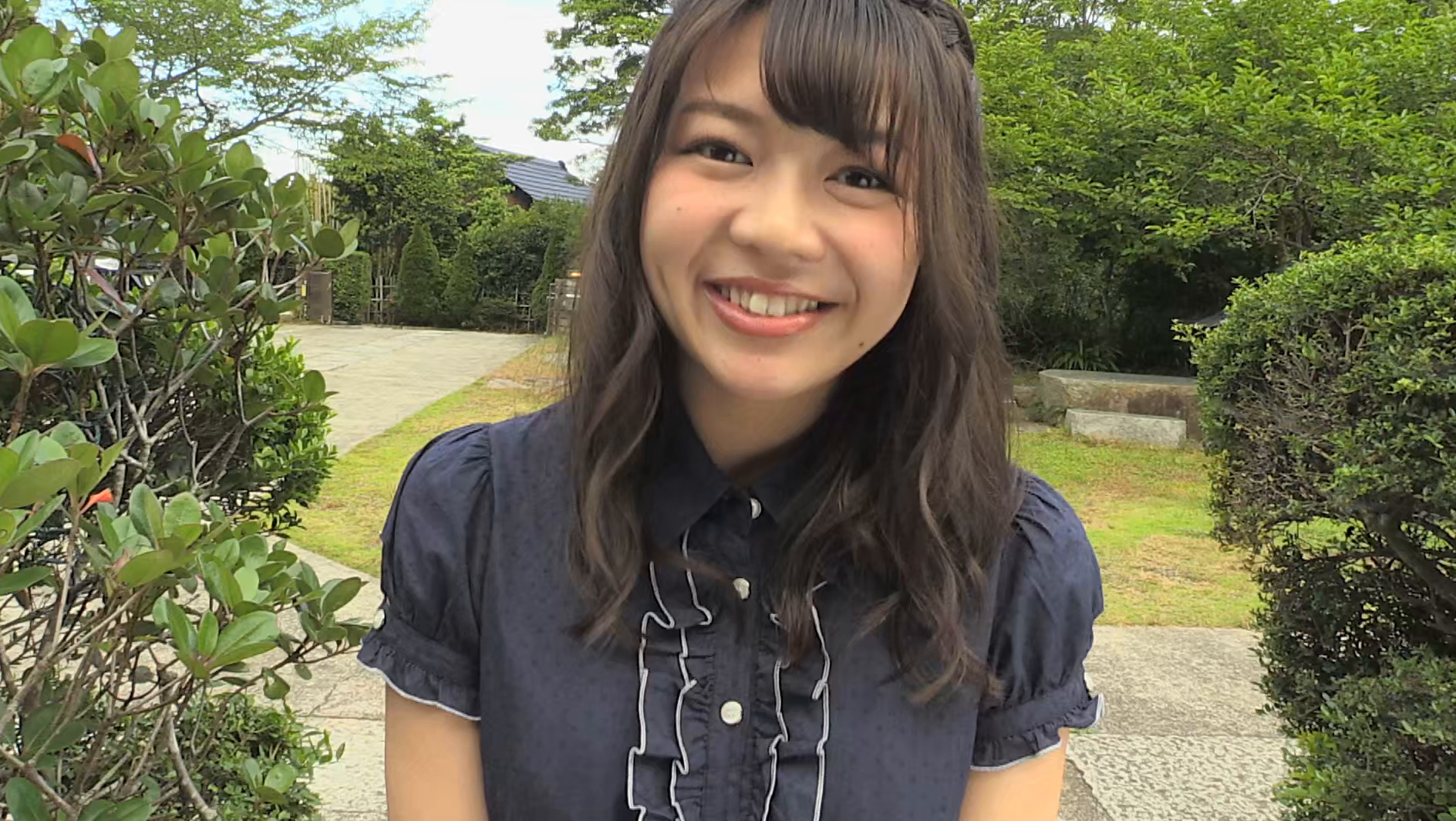 【グラドル動画】笑顔が可愛いお姉さんの誘惑天国 織田唯愛