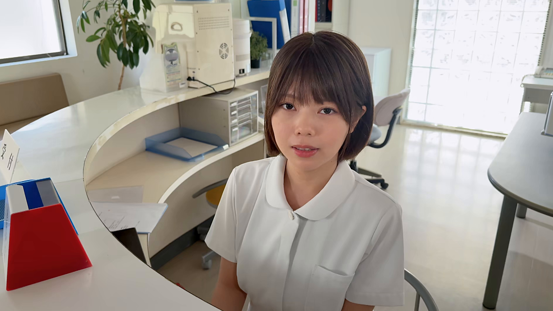 下乳の女神様 冴島なな 2枚目