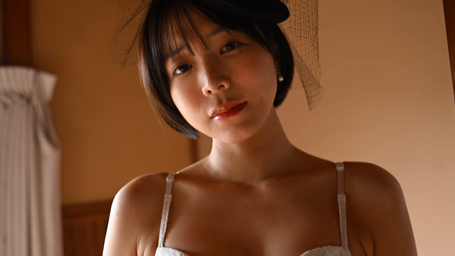 黒い花嫁は、静寂を纏って佇む 辰巳シーナ 4枚目