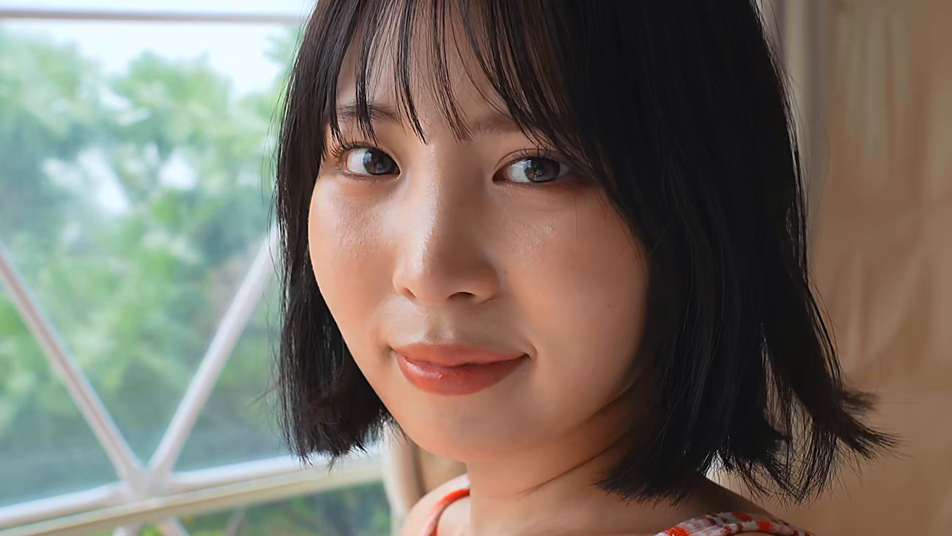 「サーキットのリトルエンジェル」葵成美＃4！可憐なレースクイーンのデビューグラビア動画 葵成美 サンプル画像3
