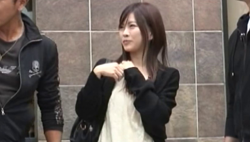 ヤリたい盛りの熟れ頃奥様 旦那のチン〇に飽きた淫乱妻は不倫セックスに熱中しザーメン中出しされて絶頂を迎える 画像1