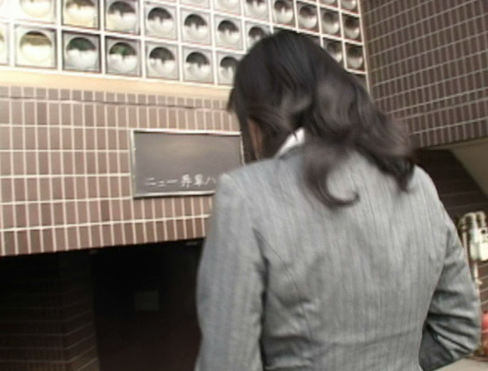 働く人妻交尾 ~欲求不満な保険営業の人妻~ 明星ちかげ 画像12
