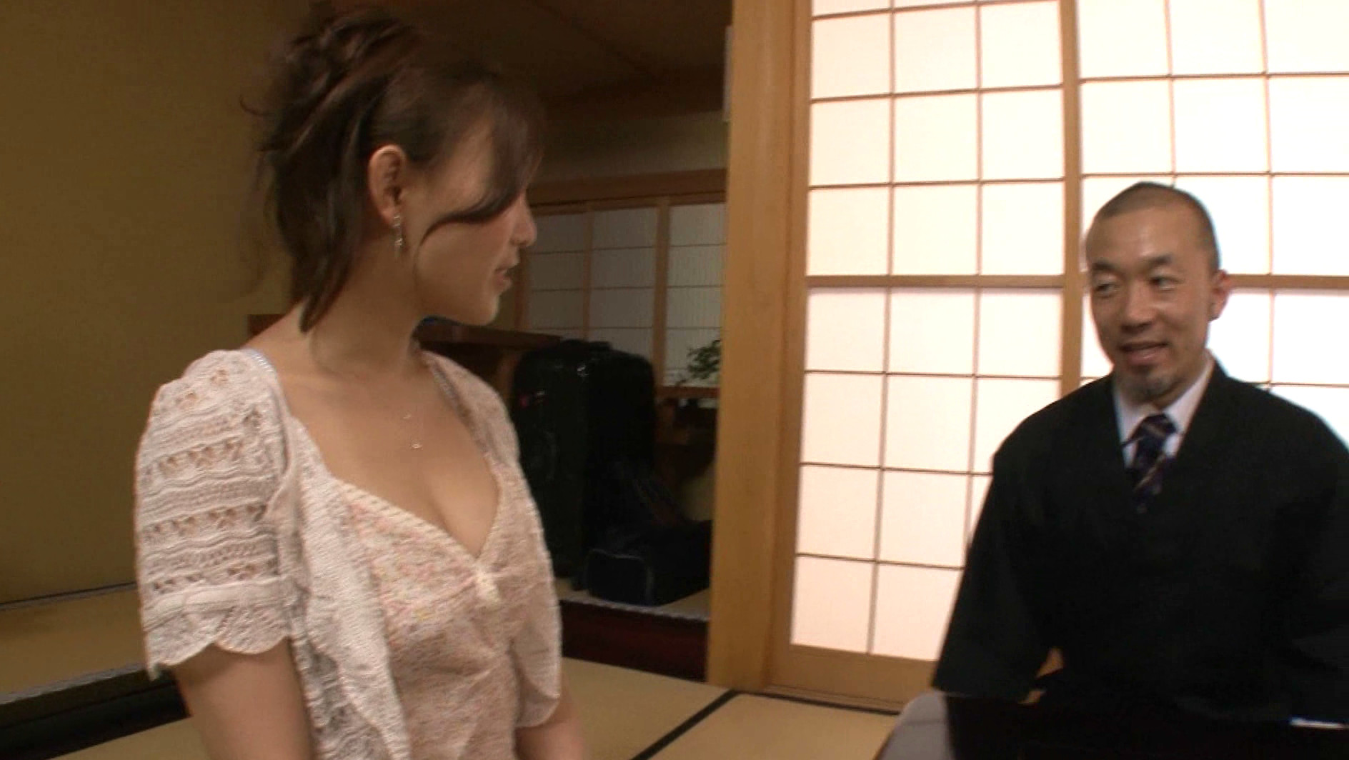 若き未亡人 抑えきれない肉欲 佐々木はるか 画像2
