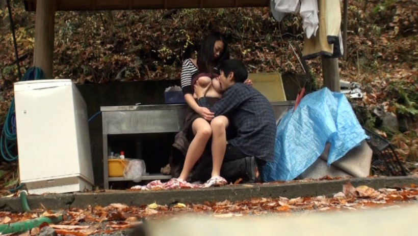 帰る場所を失った母と息子が慰め合う隠れ場所 画像18