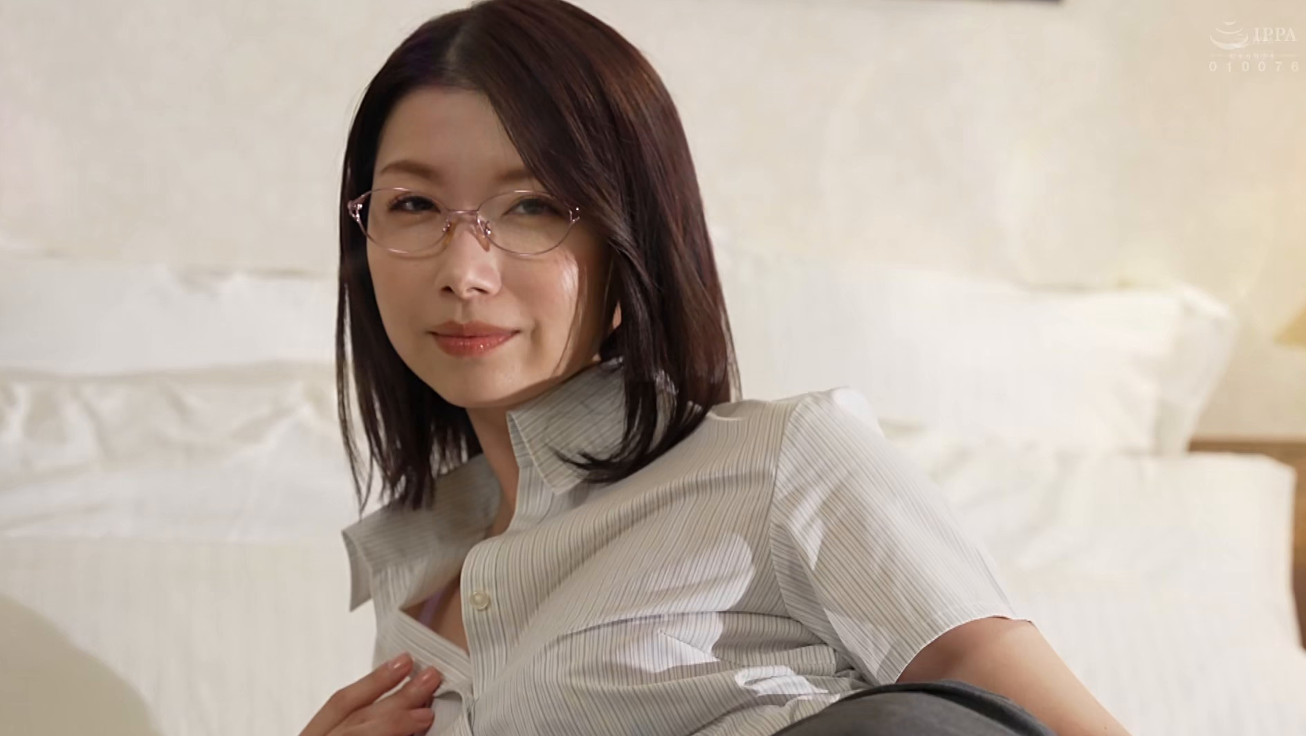 憧れの女上司と 加藤ツバキ 画像1