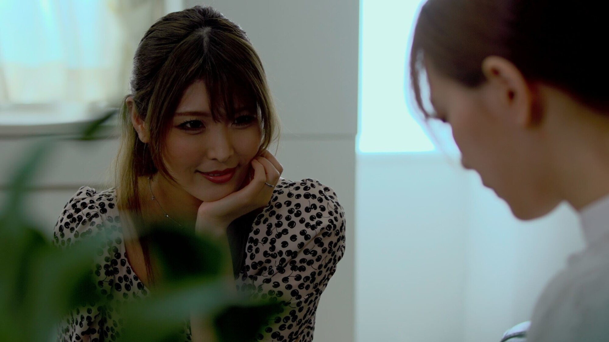 新村あかりと美谷朱里の透明人間がイカせてくる衝撃的濃厚絶頂 画像12