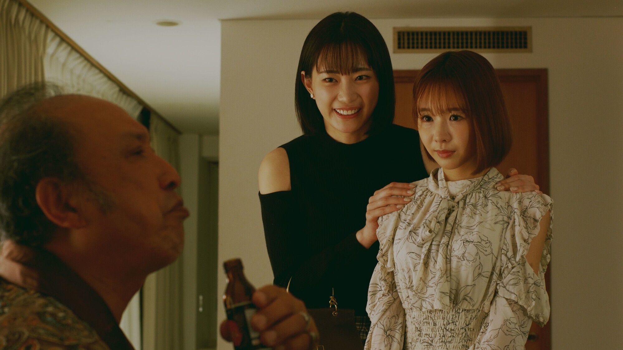 美谷朱音の至高の腰つきにハマる淫靡な夜 画像3