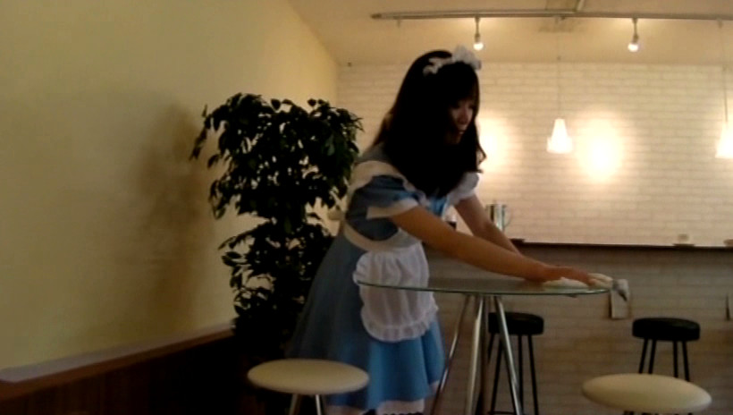 熟女メイドカフェパンチラ盗撮2 画像9