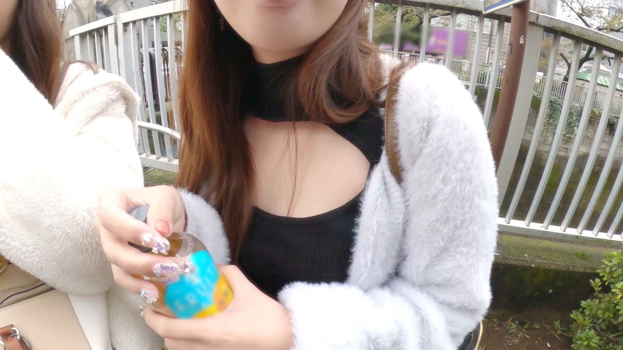 【ドスケベお姉さんx2とエロエロはめ撮り】【少し怪しい世界でスレンダー美女＆むっちり美女にダブル中出し2発】【お掃除フェラで勢いあまって口内発射SP】Wエロ娘とドスケベ3P！！ 秋名柚奈＆雨宮おとは 画像1
