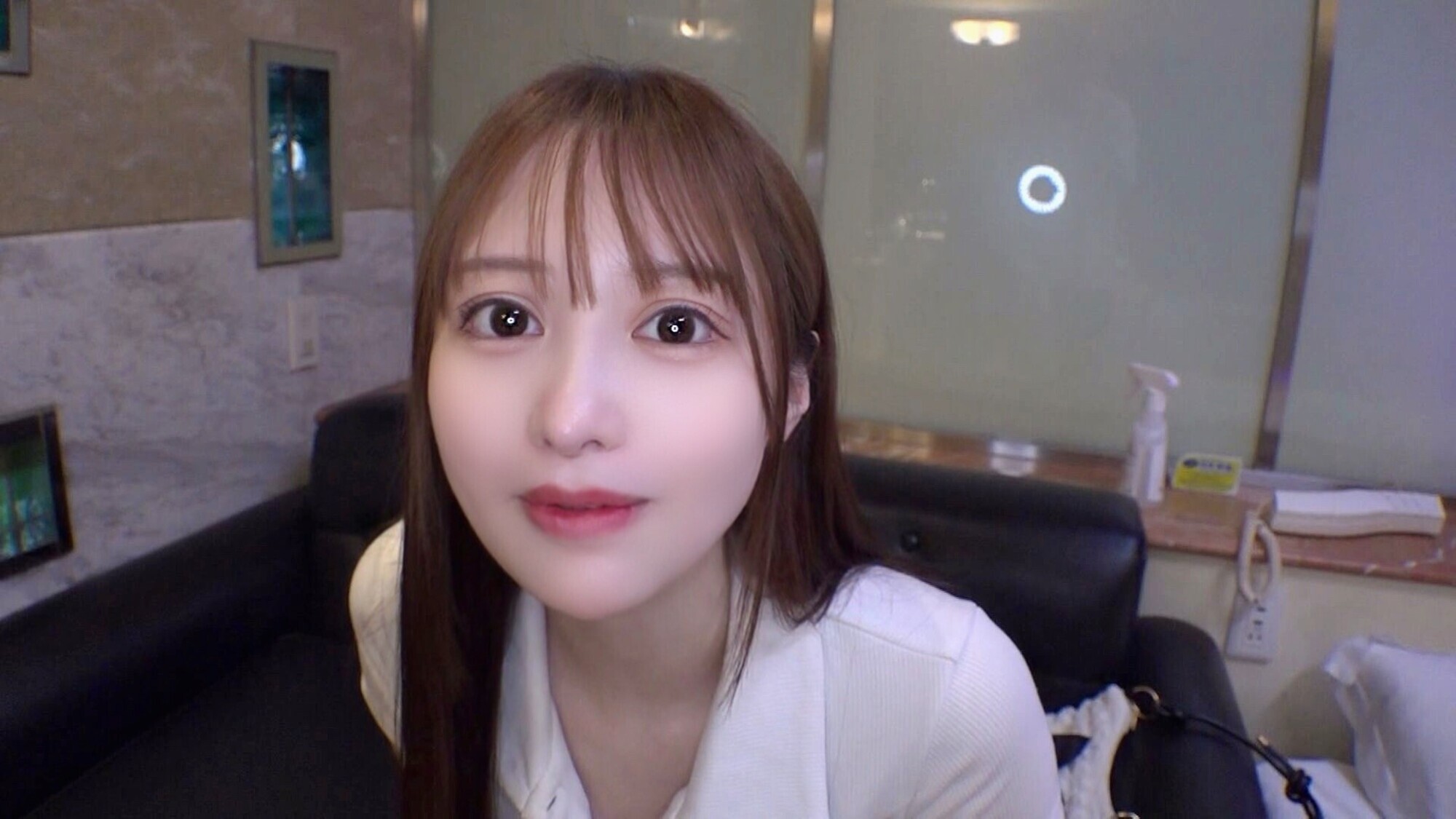 【美尻な巨尻のガチ美女と濃厚イチャSEXで中出し！！】【ビジュ最強最高のドエロボディのえちえちお姉さんと濃厚SEX！！】【もちろんゴム無し！！中出し1発！手コキ1発の連続射精】 天馬ゆい