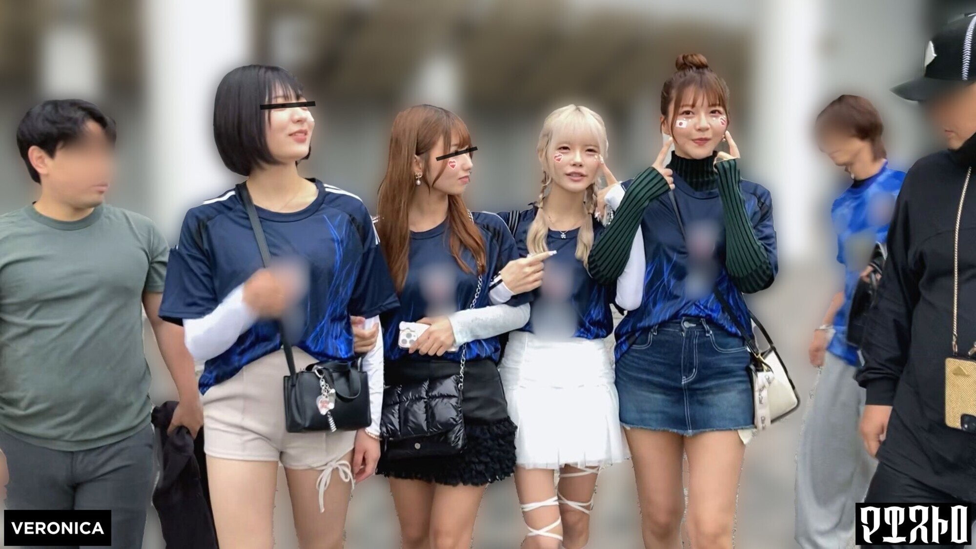 ゴールイン！美少女サポーター達とスタジアム外で秘密のオフサイド！【みゆ／ゆみ／れい／りん】Ver.れい＆りん 画像2