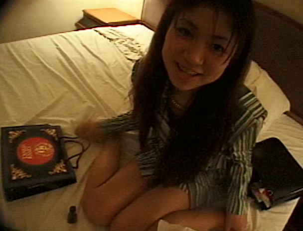 素人密着ナマ撮り うわさのキャンパスギャル 2 美脚で惑わす女子大生 画像17