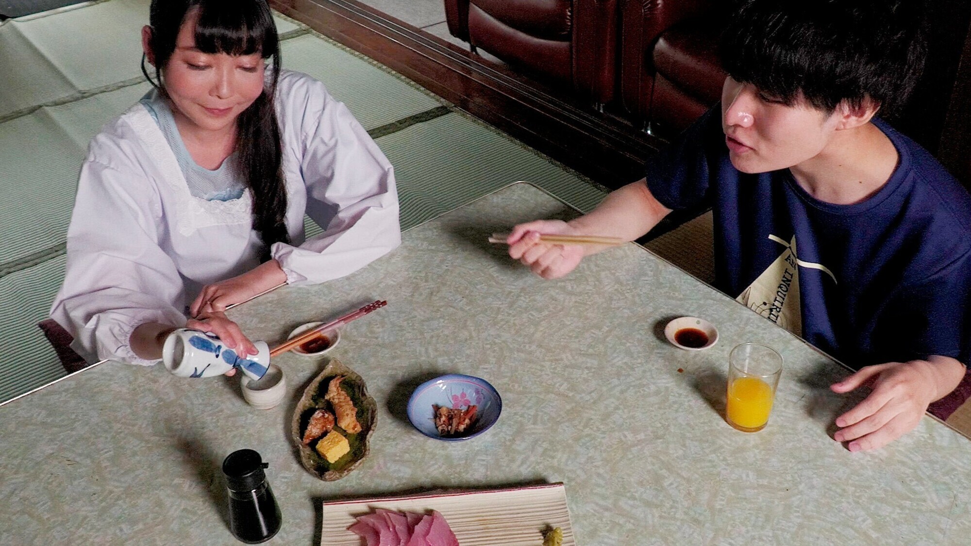 背徳の親子糞「うんこして・・・僕が母さんの臭いお尻の穴拡げてあげるから」 ひなた 画像2