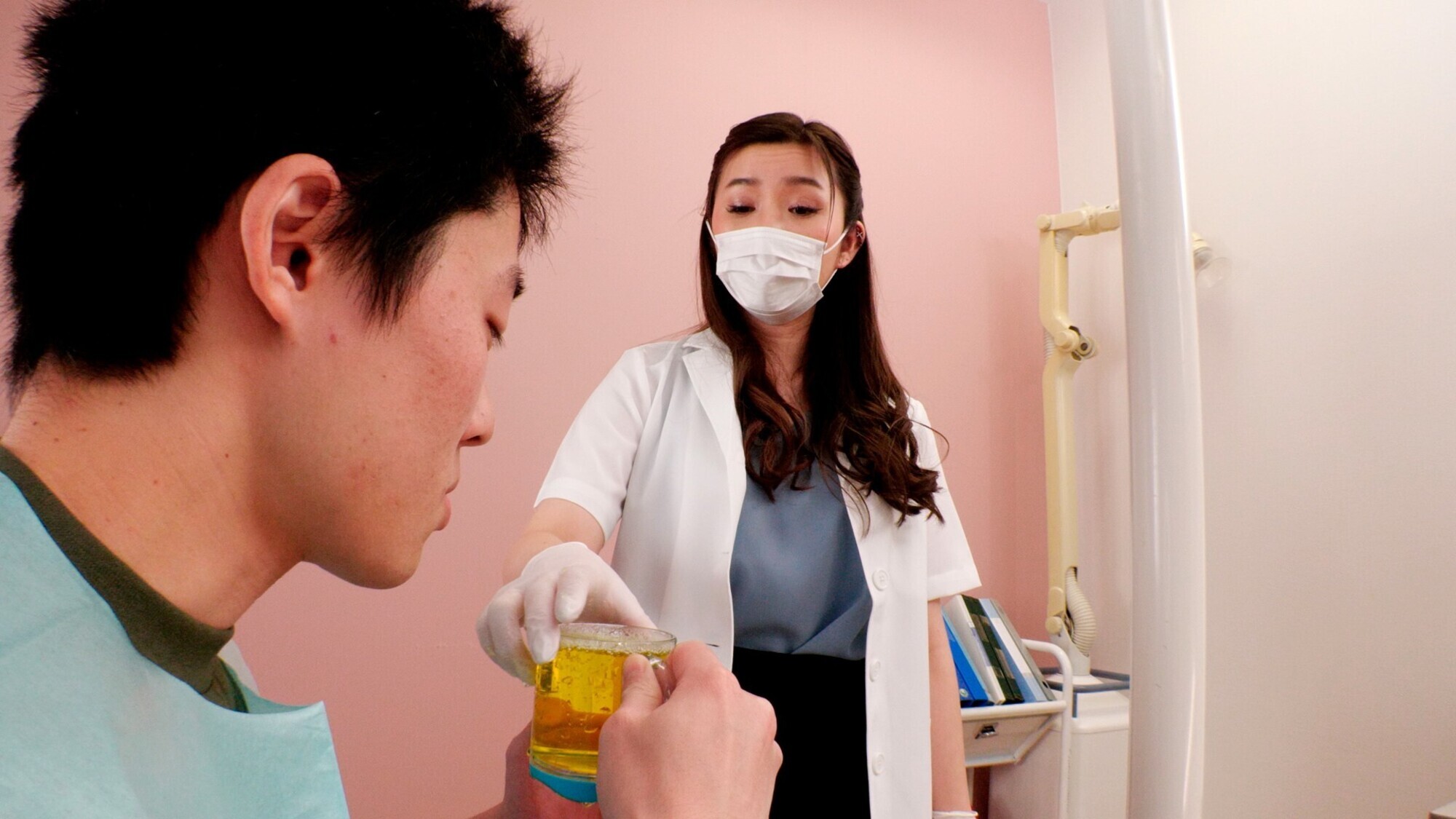 ドS美人歯科医がスカトロ治療 脱糞デンタルクリニック ユン 4枚目