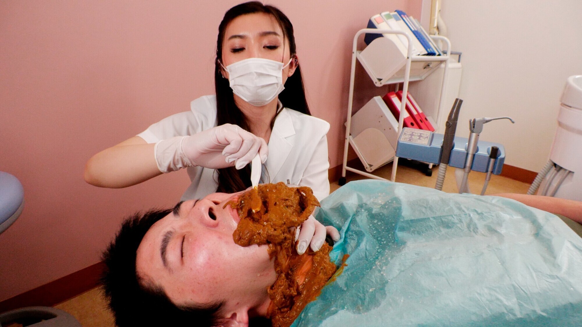 ドS美人歯科医がスカトロ治療 脱糞デンタルクリニック ユン 14枚目