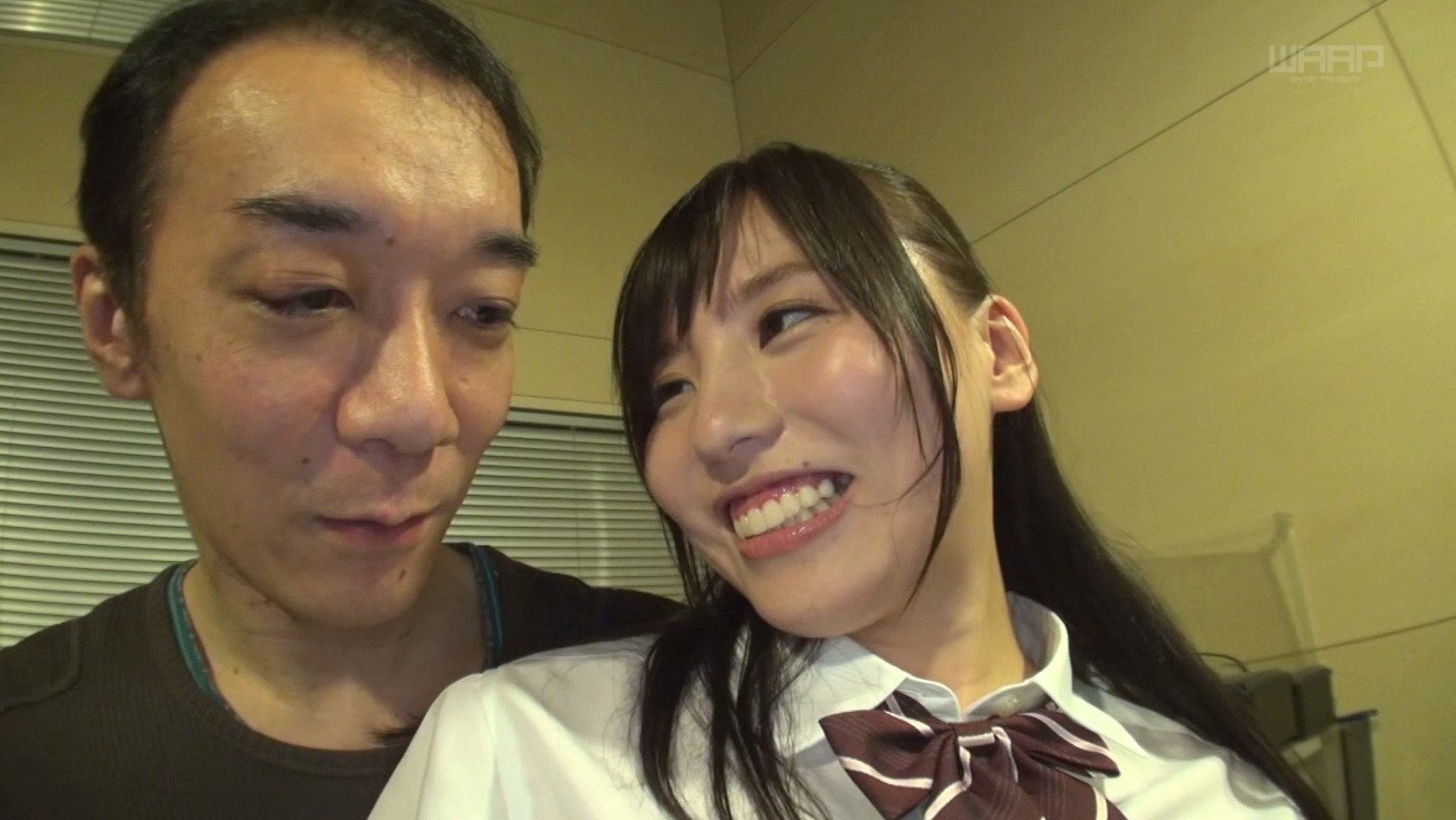 エロ乳デカ尻のむちむちM女を「AV女優をイジメてみたい!」という加減を知らない自称S男の素人さん宅でイジり倒してもらいました。 江上しほ 画像11