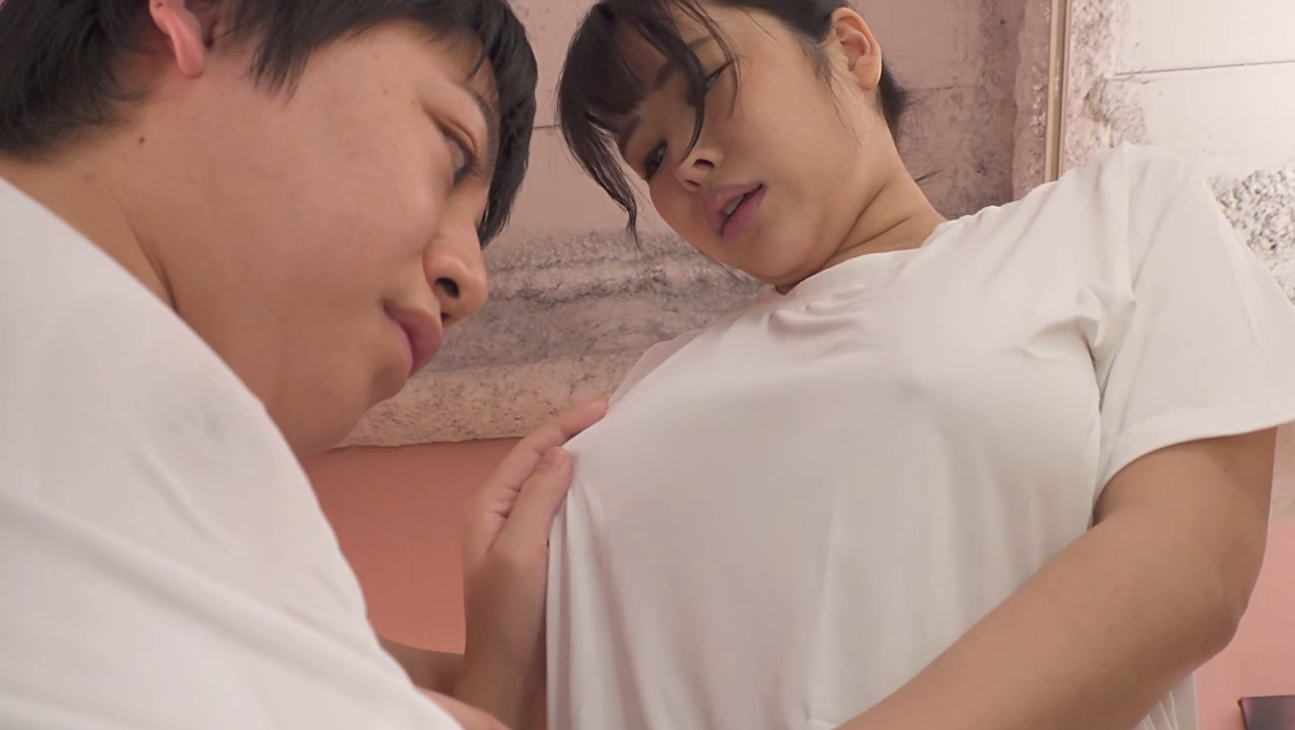 フェザータッチな甘とろ乳首責めでトロけるフェラ&パイズリ誘惑 葉月美音 画像2