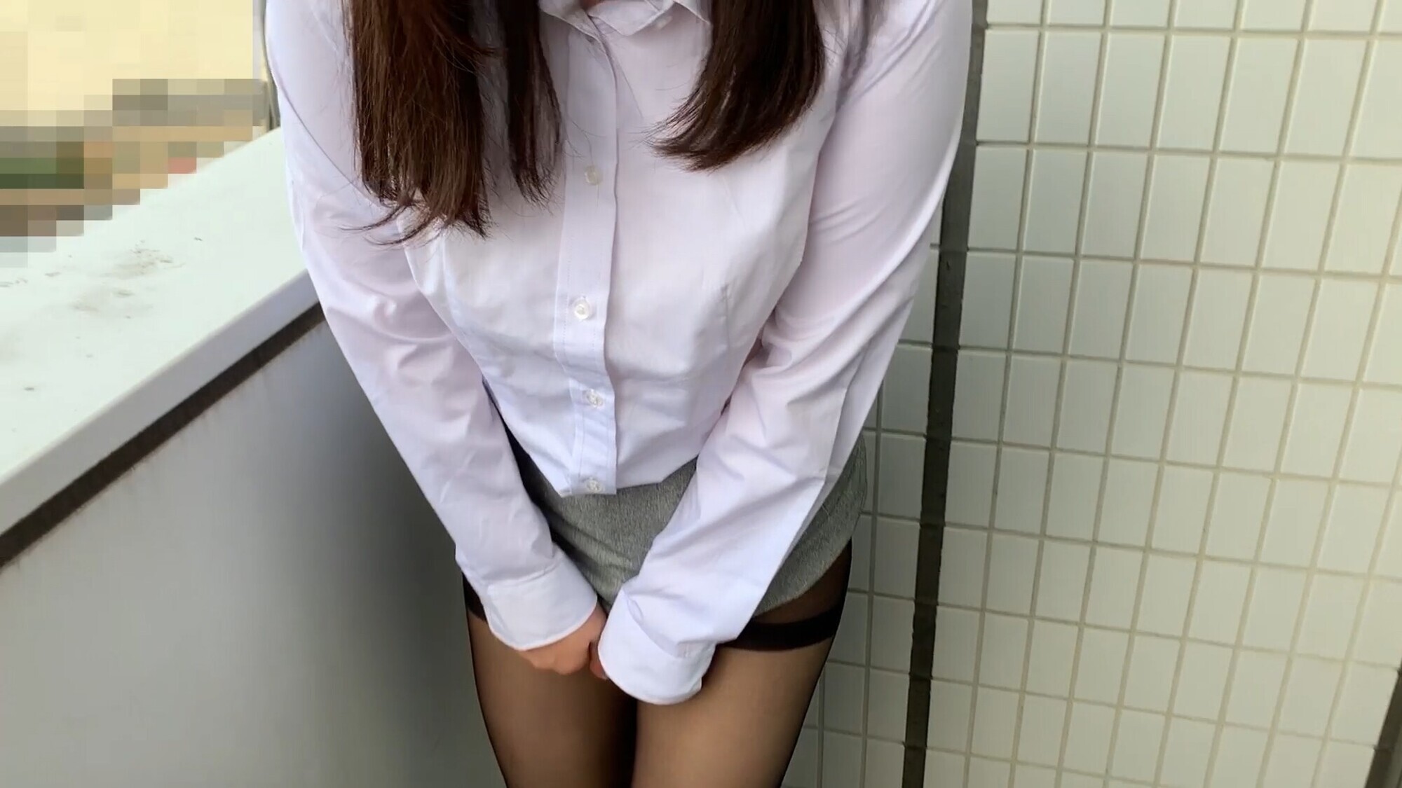 【個人撮影】同僚の露出排尿撮ったったww みとちゃん 画像6