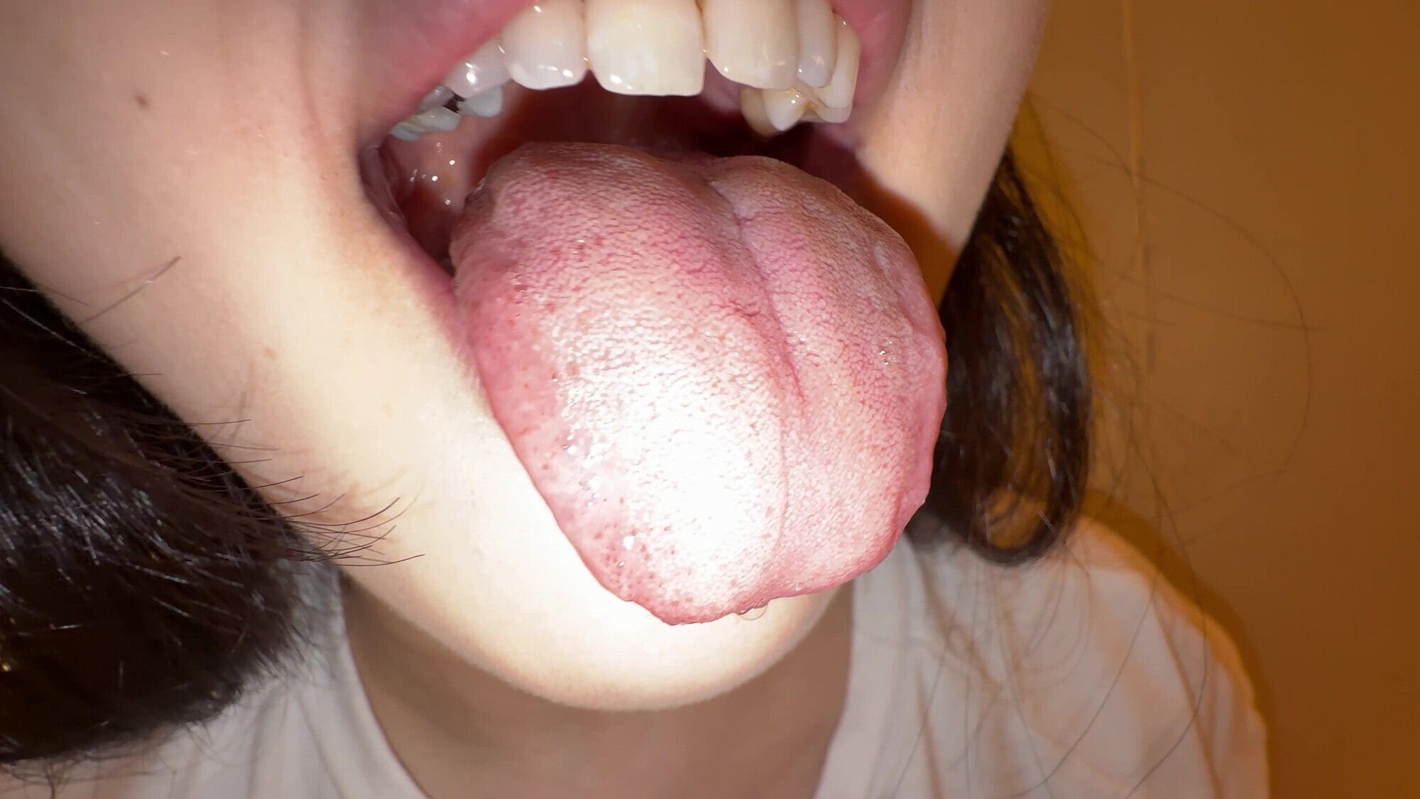 【個人撮影】横山夏希の舌ブラシで「汚舌苔」採取 画像2
