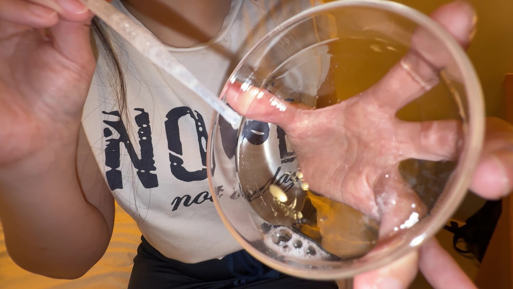 【個人撮影】閲覧注意！横山夏希の唾液をスプレーで噴霧してみた！ 画像2