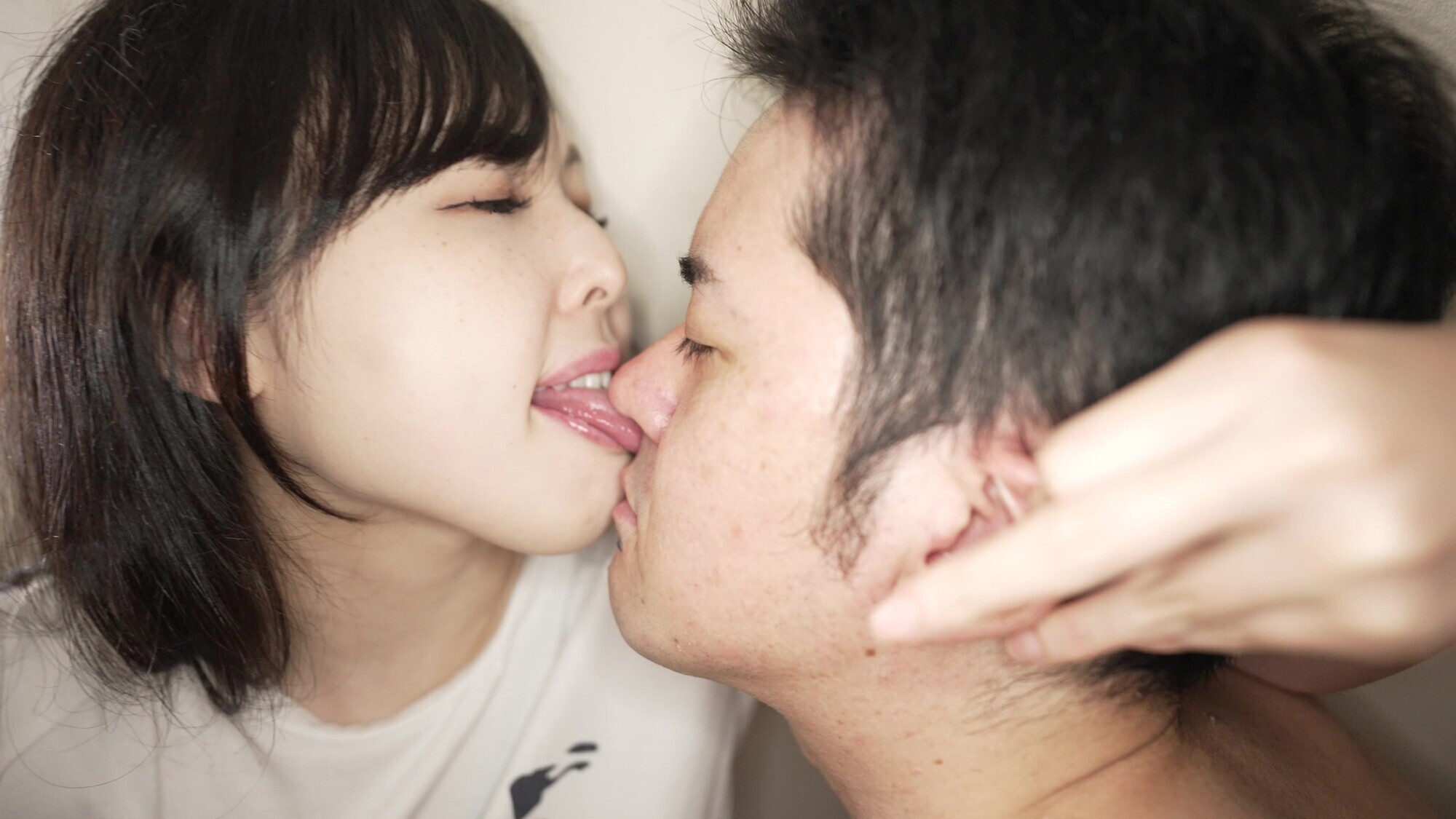 【個人撮影】横山夏希 変態男のわがままリクエスト 口臭チェック！ 画像8