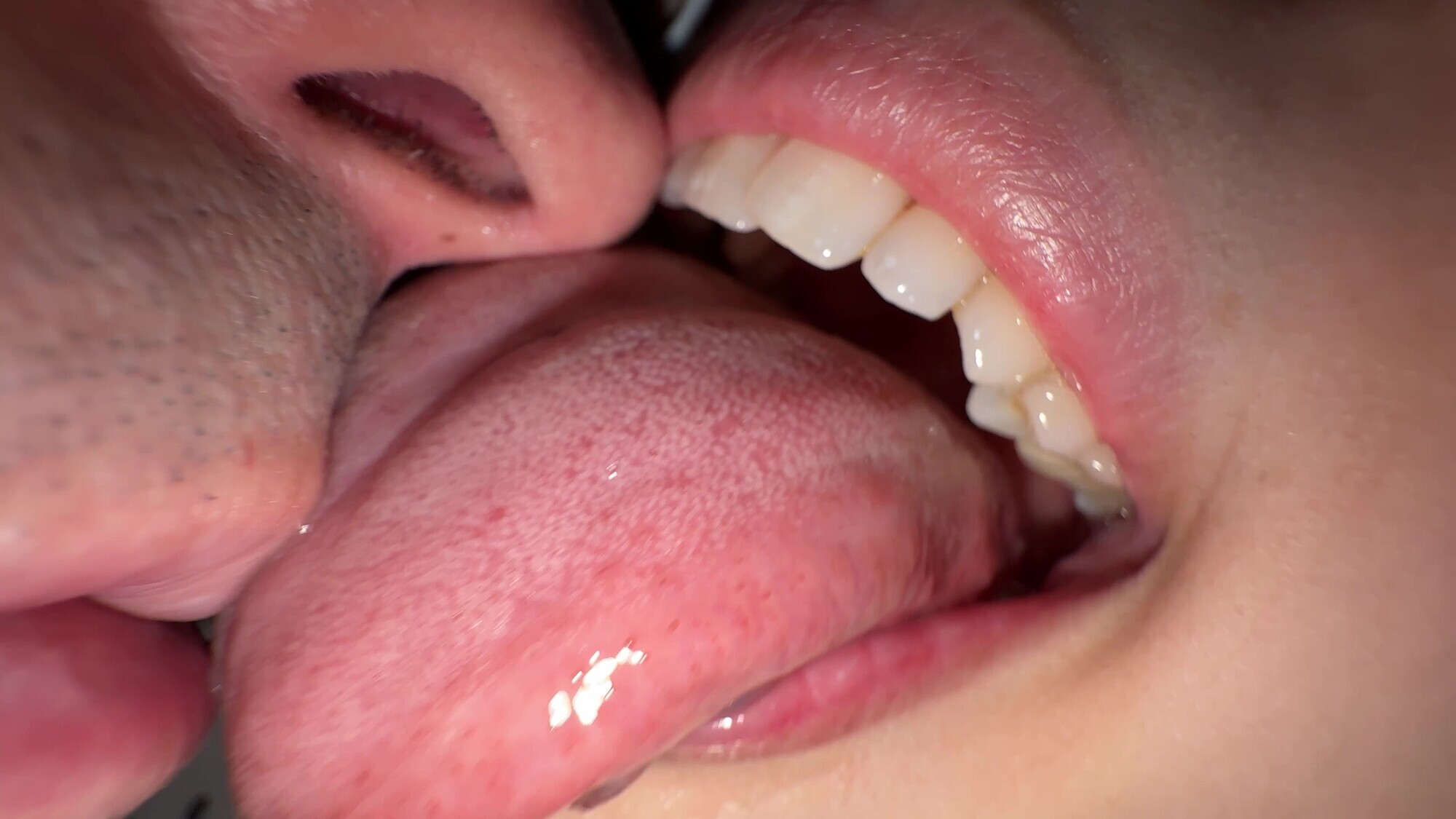 【個人撮影】横山夏希の肉厚舌ディープキス＆ツバ鼻吸い 画像7