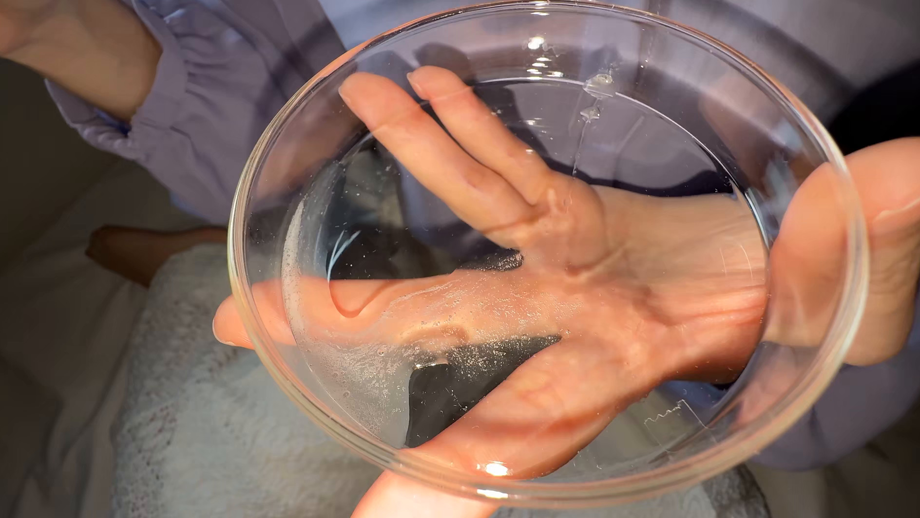 【個人撮影】谷田かりなの舌ブラシで「汚舌苔」採取 画像7