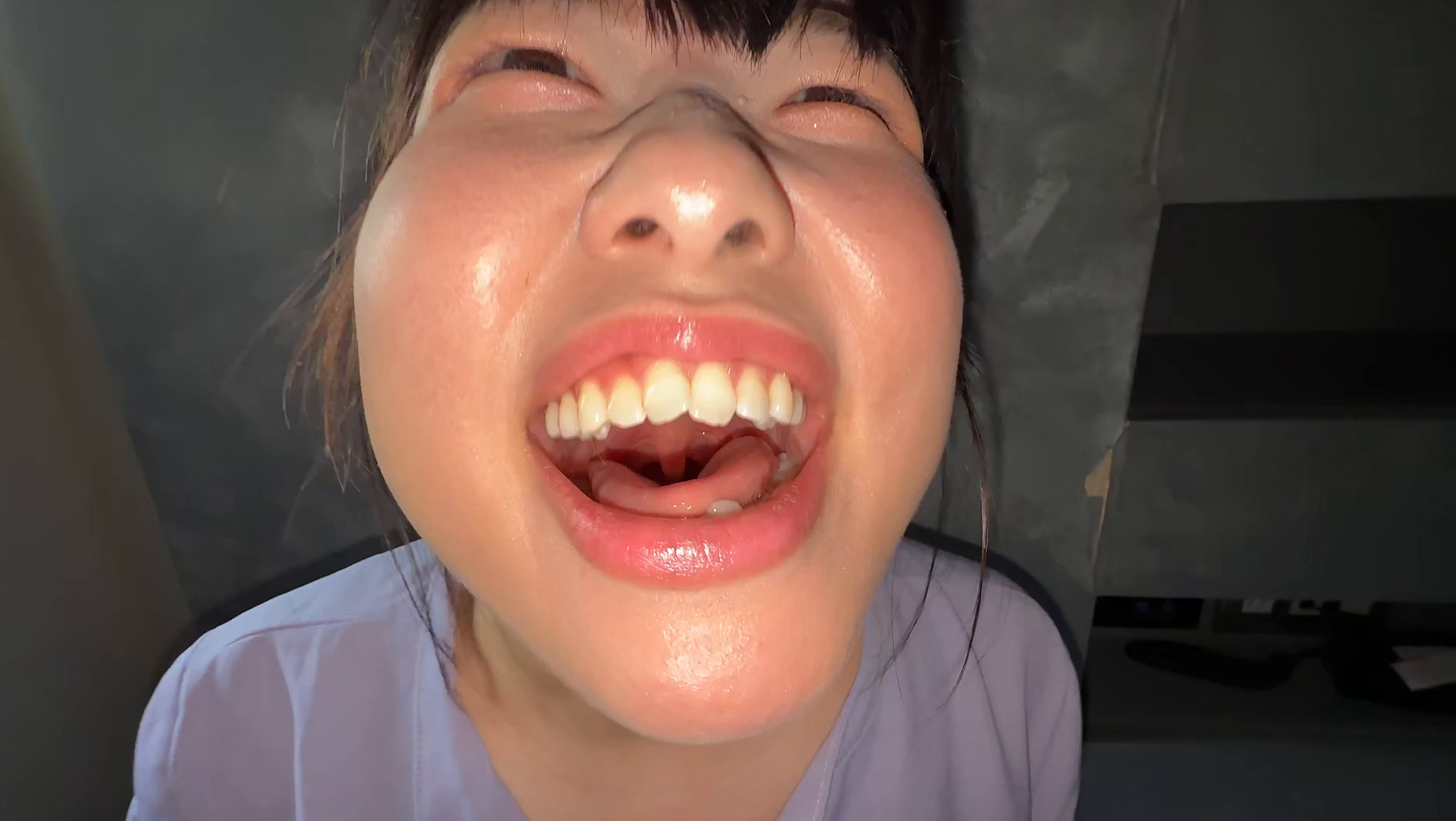 【個人撮影】谷田かりな 開口器で口内観察デカ舌を要チェック 画像3
