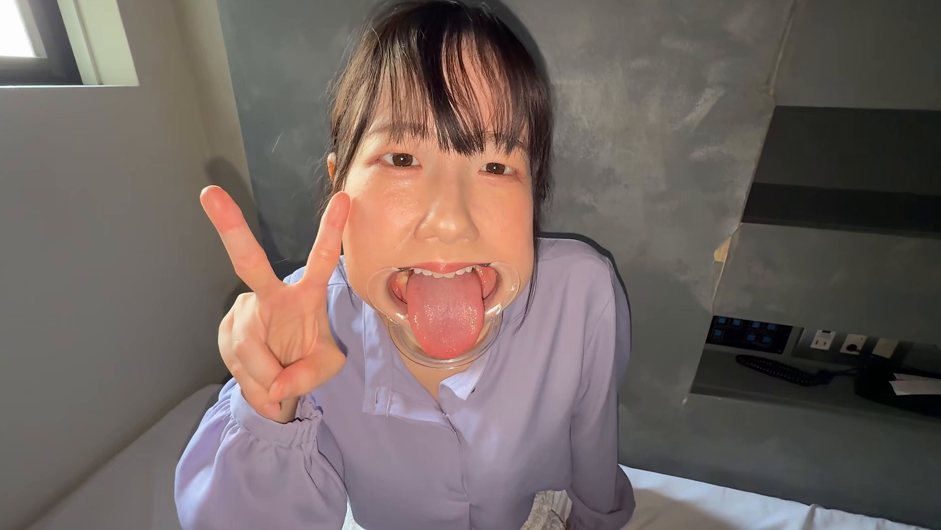 【個人撮影】谷田かりな 開口器で口内観察デカ舌を要チェック 画像9