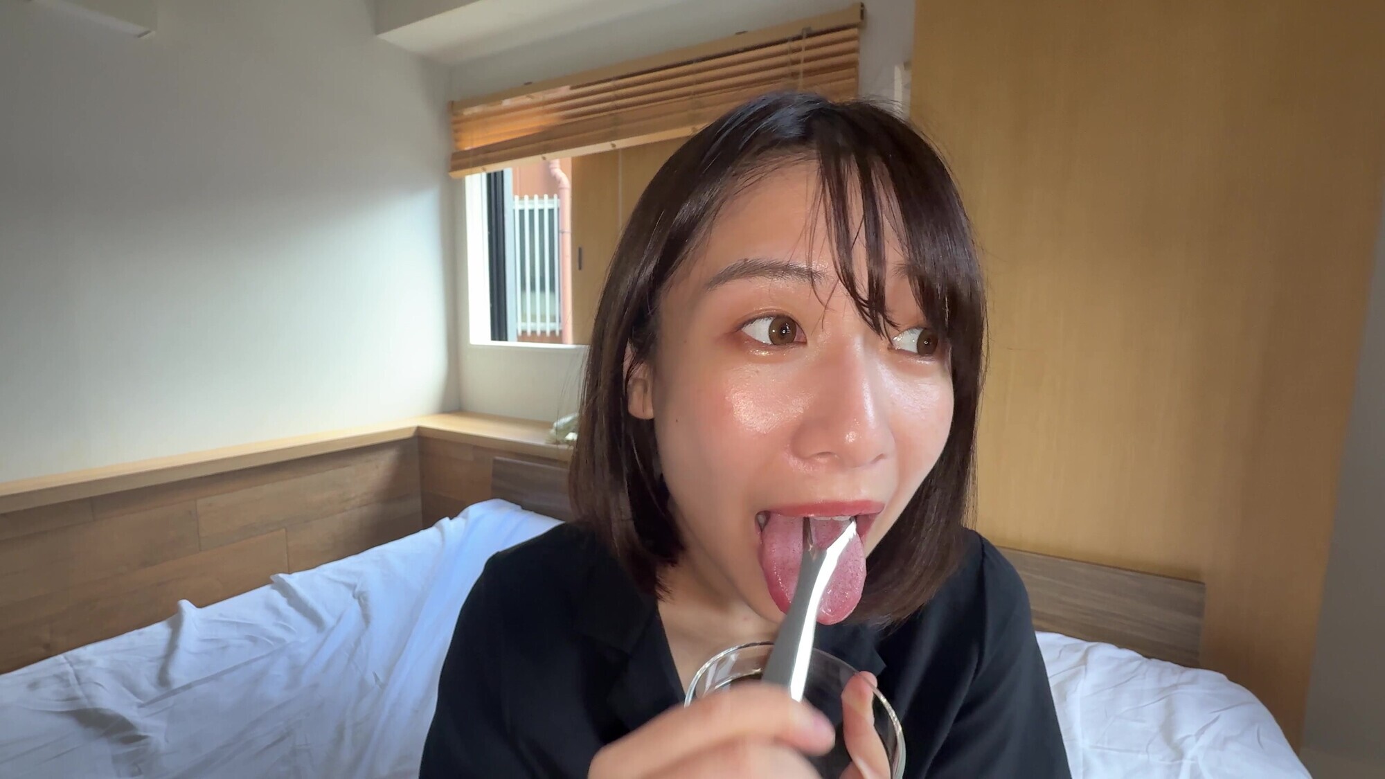 【個人撮影】湊波流の舌ブラシで「汚舌苔」採取！