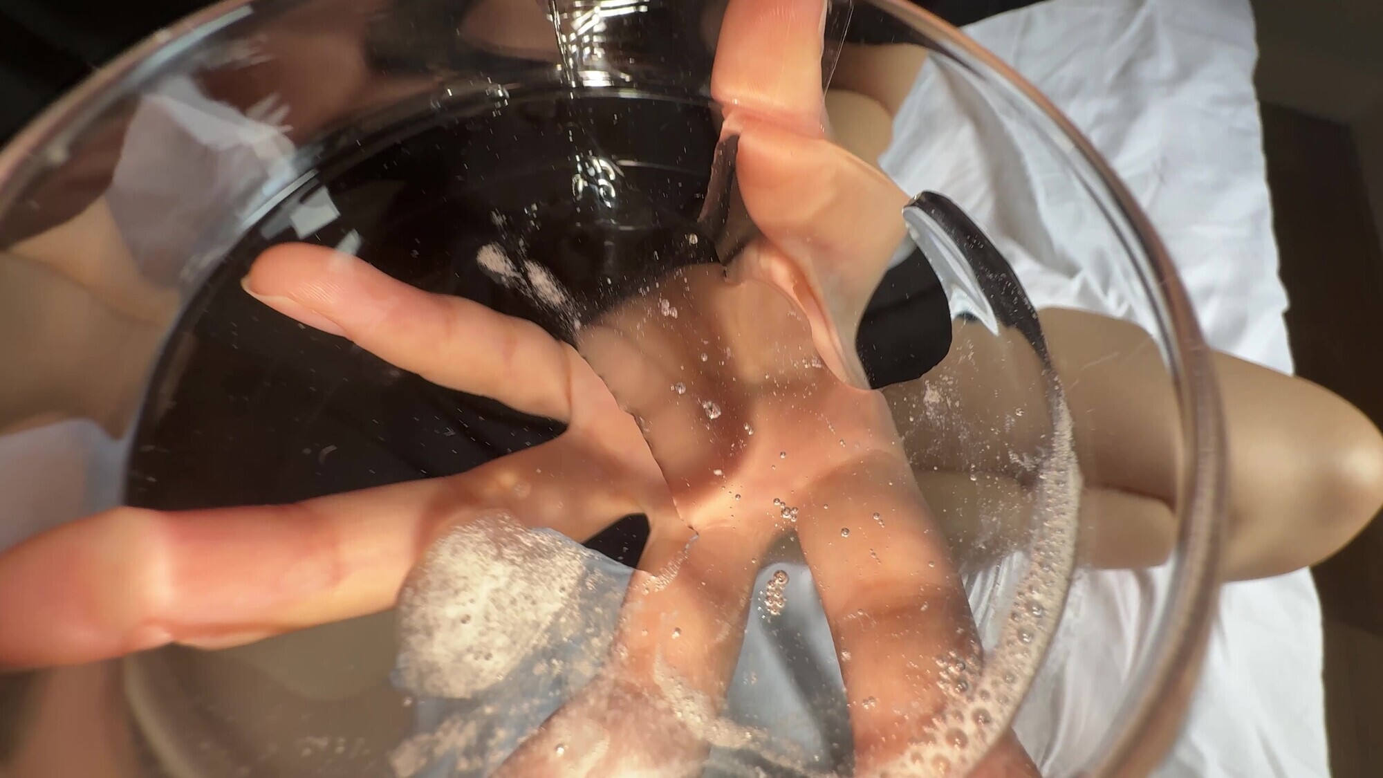 【個人撮影】湊波流の舌ブラシで「汚舌苔」採取！