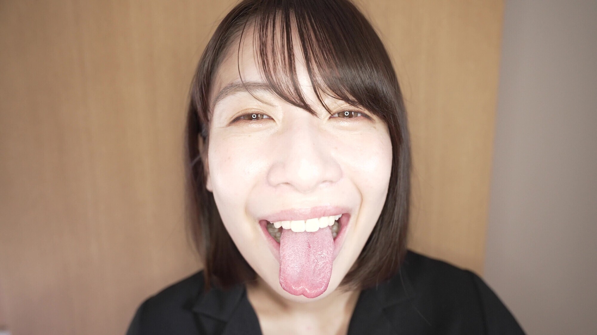 【個人撮影】湊波流の変態男の歯＆ベロ 臭いチェック！