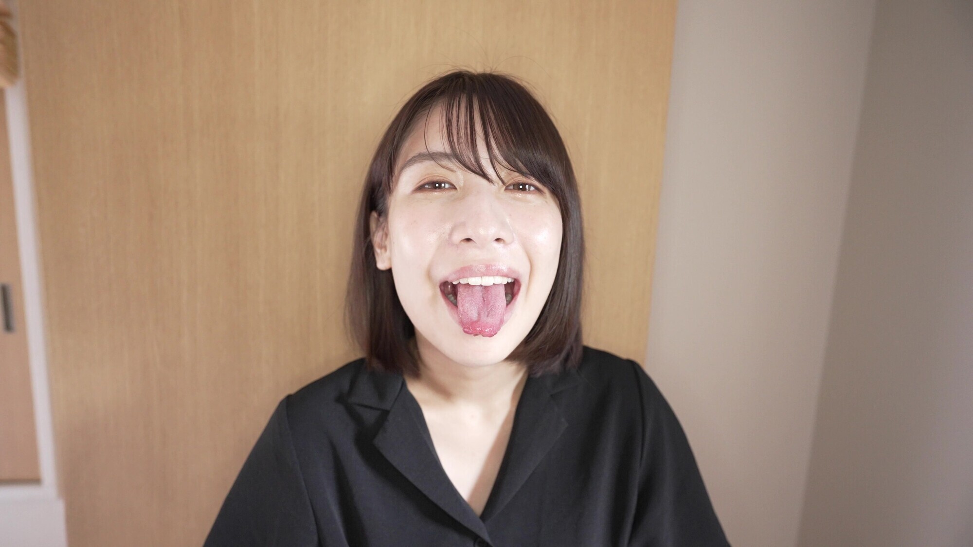 【個人撮影】湊波流の変態男の歯＆ベロ 臭いチェック！