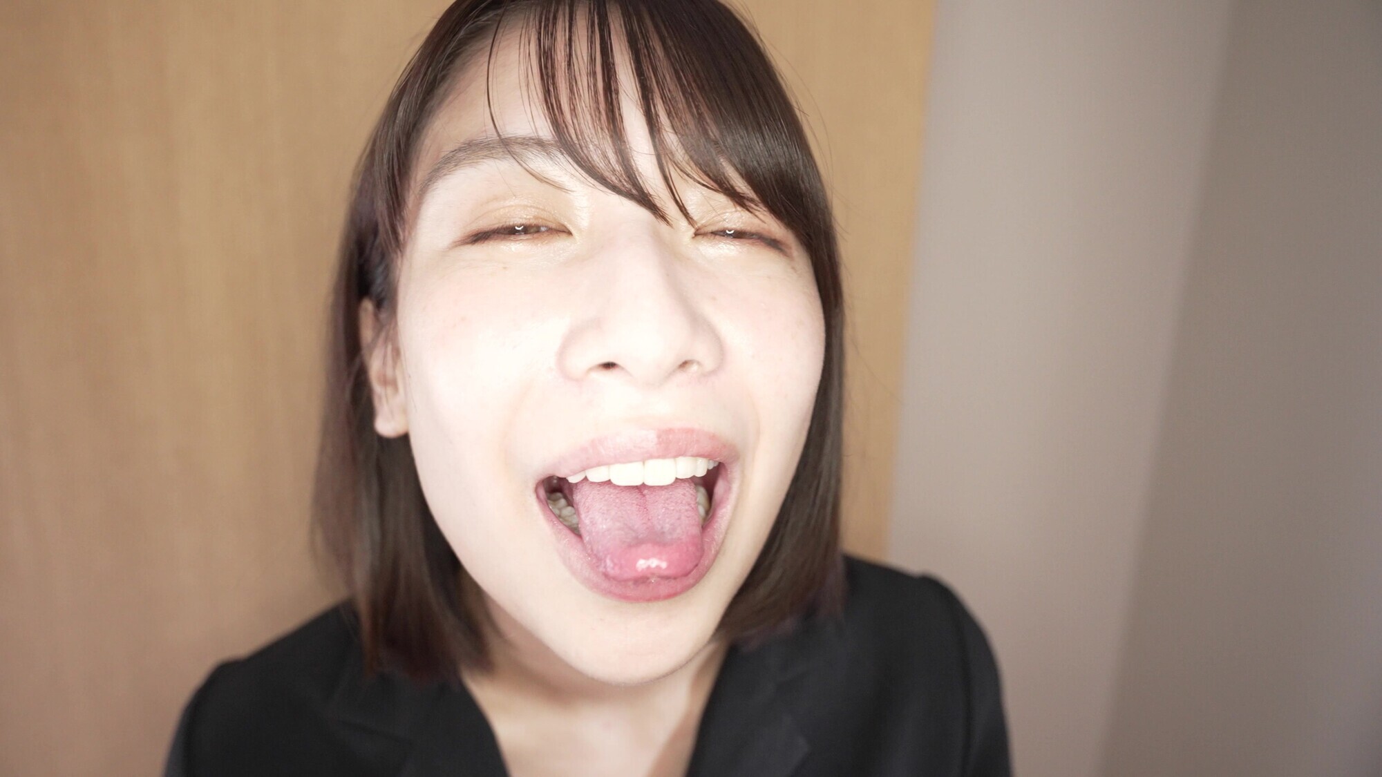 【個人撮影】湊波流の変態男の歯＆ベロ 臭いチェック！