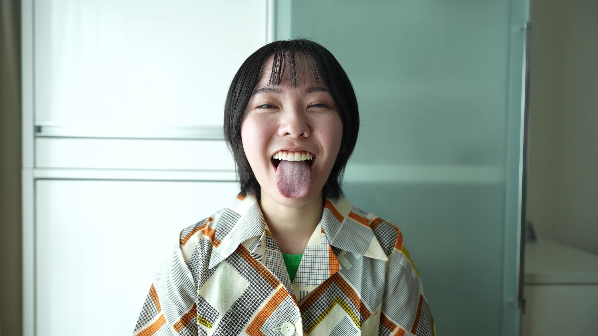 【個人撮影】加護まりの舌ブラシで「汚舌苔」採取 1枚目