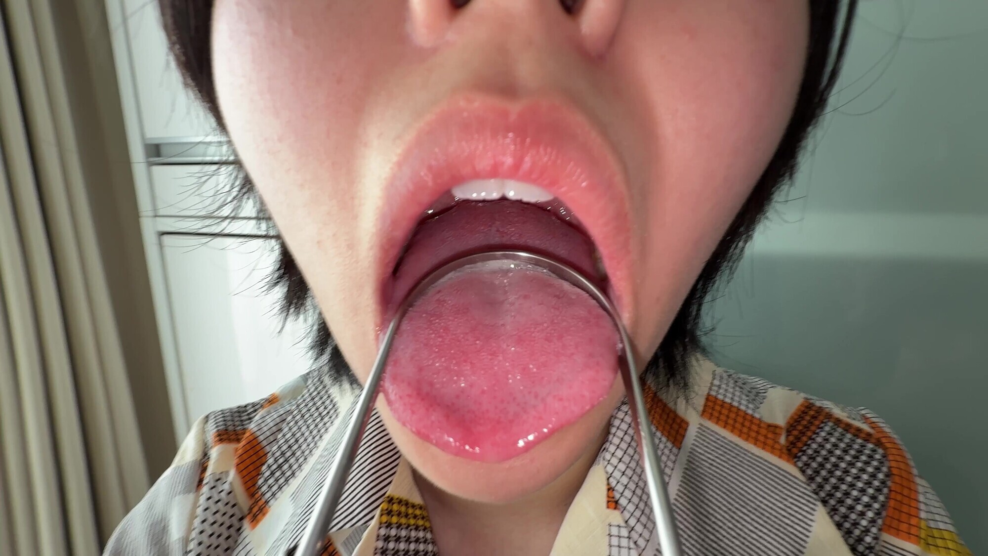 【個人撮影】加護まりの舌ブラシで「汚舌苔」採取 13枚目