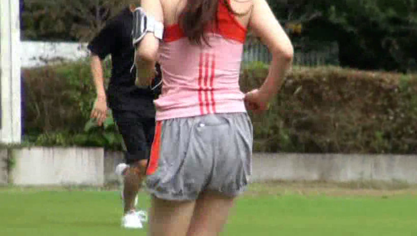 オシャレでカワイイ女の子がランニングに夢中!ブームの本当の理由は青姦SEXの快感だった!! 画像1