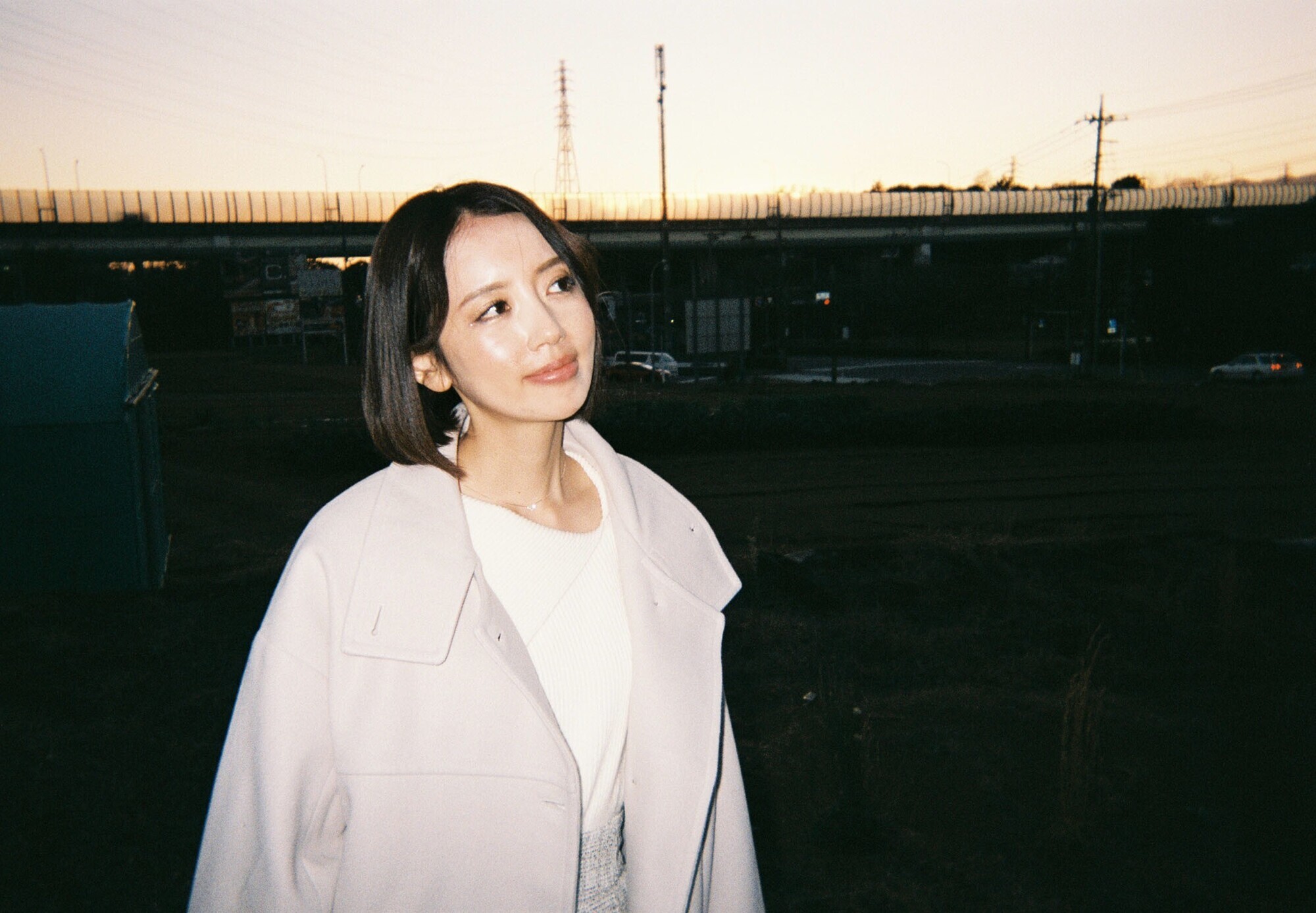 昔3-4回肉体関係を持った同僚の美咲かんなに3年ぶりに誘われて・・・1日限定の火遊び不倫デートで何度もゴックンと中出しをした 画像1