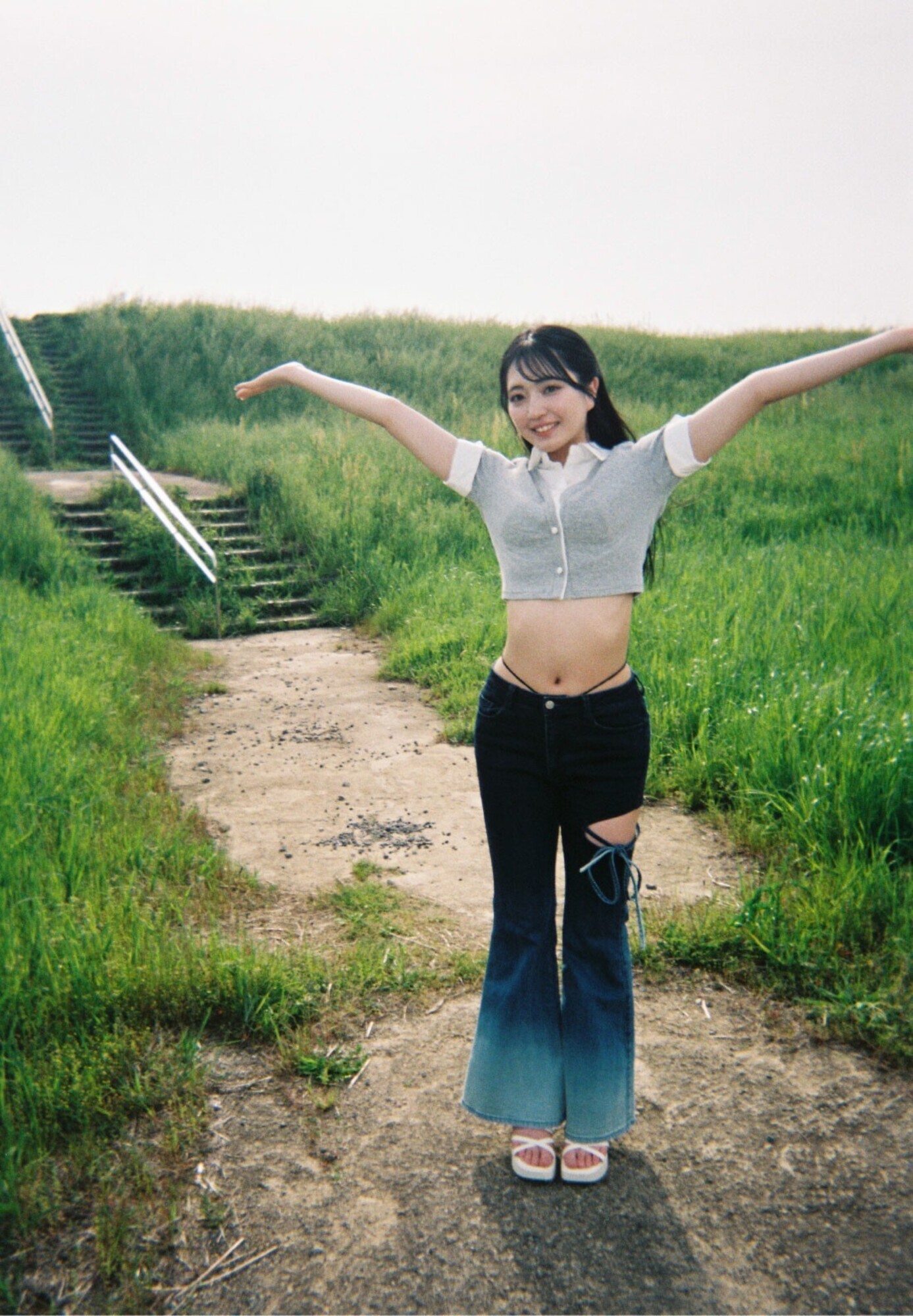 会うたびに必ず精子を飲んでくれるおしゃぶりゴックン姫永野鈴とフェラチオ精飲デート 3枚目