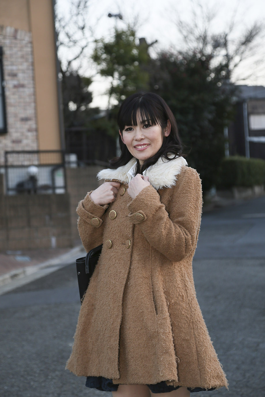 働く人妻・熟女ナンパ!~色気ムンムン美熟女が浮気セックスに興奮して乱れまくる!4時間10人 画像21