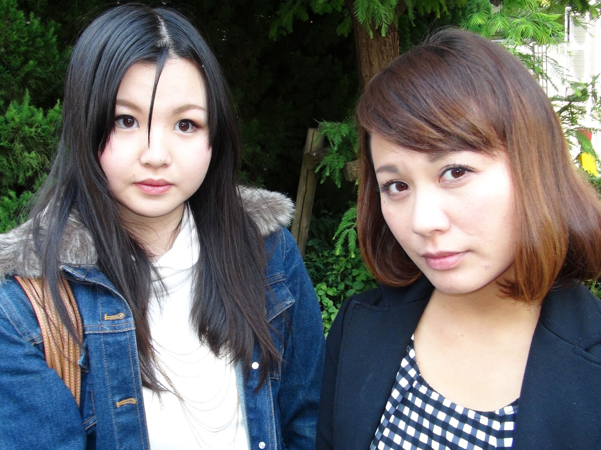 街で見つけた 姉妹のように仲の良い綺麗な母娘をナンパして大乱交！！「あなた許して」というもののイキまくる好き物親子10組240分！！ 画像3