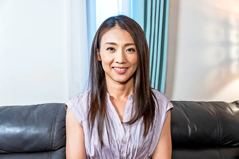 諸事情あってAV出演する優子さん（仮名）44歳の場合「パートの稼ぎでは生活できない！裸になるのは抵抗があるけど･･･」旦那が高額の借金！豪遊し放題！一大決心で裸体を晒す！逆毛立つマン毛！オマ○コから顔を覗かせるビラビラ！激しい手マンで本気モードにフルスロットル！四つん這いでチ○コを懇願する熟女の欲求不満子！情熱暴走大陸Let’s go！