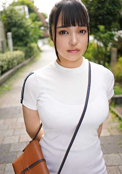 潮吹く巨乳地味子1